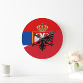 セルビアアルバニアの旗の国の半分の記号 ラージ壁時計 (ホーム)