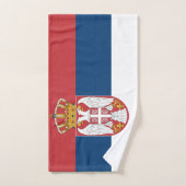 セルビア国旗を持ったハンドタオル ハンドタオル (ハンドタオル)
