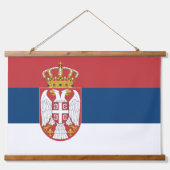 セルビア国旗を掲げたウォールタペストリー 吊り下げ型タペストリー (正面)