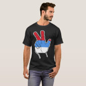 セルビア式の敬礼 Tシャツ (正面フル)