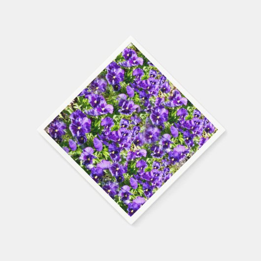 セレニティの海:美しい紫のパンジー畑 スタンダードカクテルナプキン (角)