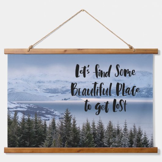 セレニティを発見 吊り下げ型タペストリー (正面)