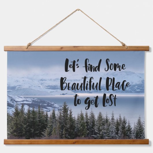 セレニティを発見 吊り下げ型タペストリー (正面)