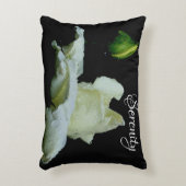 セレニティホワイトローズブド感動的ワード アクセントクッション (正面(垂直))