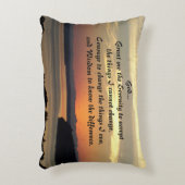 セレニティ祈りの言葉オレンジシースケープサンセットフォト アクセントクッション (正面(垂直))