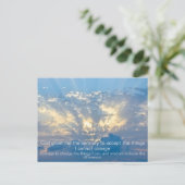 セレニティ祈りの言葉 – 太陽の光と空の雲 ポストカード (スタンド正面)