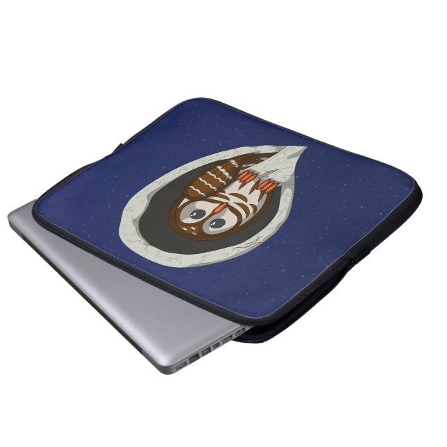 セレネザフクロウラップトップスリーブ ラップトップスリーブ (正面下部)