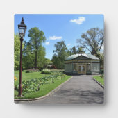 セレネバララットボタニカルガーデンズプラーク フォトプラーク (正面)