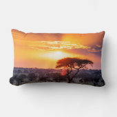 セレンゲティ国立公園のサファリ ランバークッション (正面)