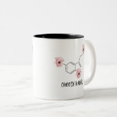 セロトニン分子ピンクの花が幸せを選ぶ ツートーンマグカップ (正面右)