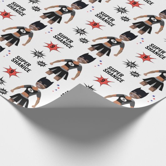 センセーショナルなスーパーヒーローかわいいガールパンサー誕生日 ラッピングペーパー (角)