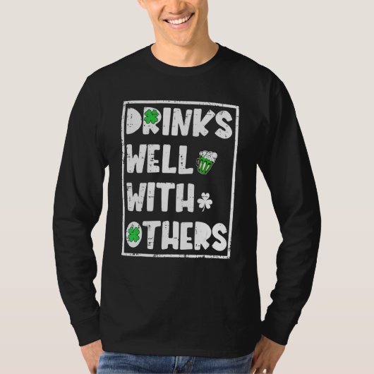 セントおもしろい・パトリックの日の飲み物が飲める Tシャツ (正面)