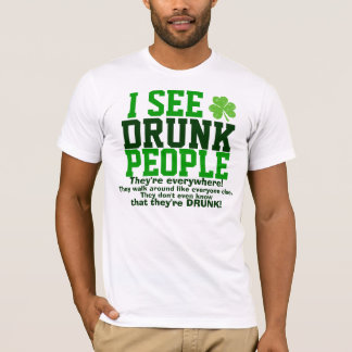セントパトリックのおもしろいな日の飲むユーモア Tシャツ