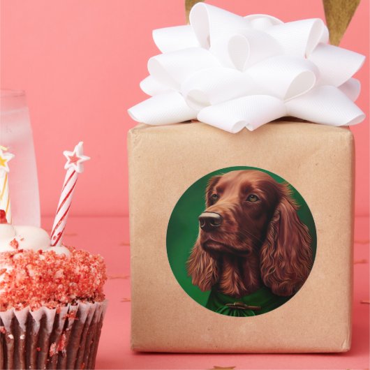 セントパトリックのデイドレスを着たアイルランドの赤いセッター犬 ラウンドシール (パーティー)