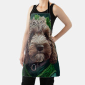 セントパトリックのデイドレスを着たコックポー犬 エプロン (インサイチュ)