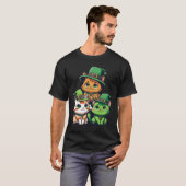 セントパトリックの日のノーム猫と妖精の猫 Tシャツ (正面フル)