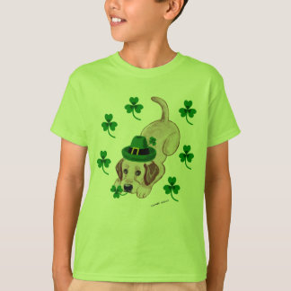 セントパトリックの日の黄色のラブラドールの子犬 Tシャツ