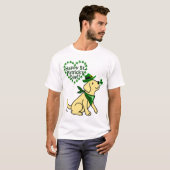 セントパトリックの日の黄色のラブラドール Tシャツ (正面フル)