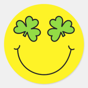 セントパトリックの日のEmojiのシャムロックの目の顔 ラウンドシール
