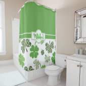 セントパトリックの日グリーンクローバー シャワーカーテン (インサイチュ)