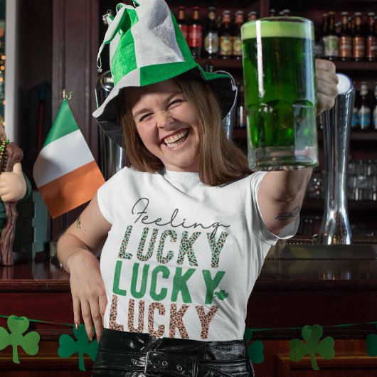 セントパトリックの日グリーンシャームロックつる植物アイルランドパーティー Tシャツ