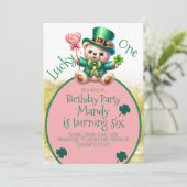 セントパトリックの日熊かわいい女の子誕生日ラッキーワン 招待状 (スタンド正面)
