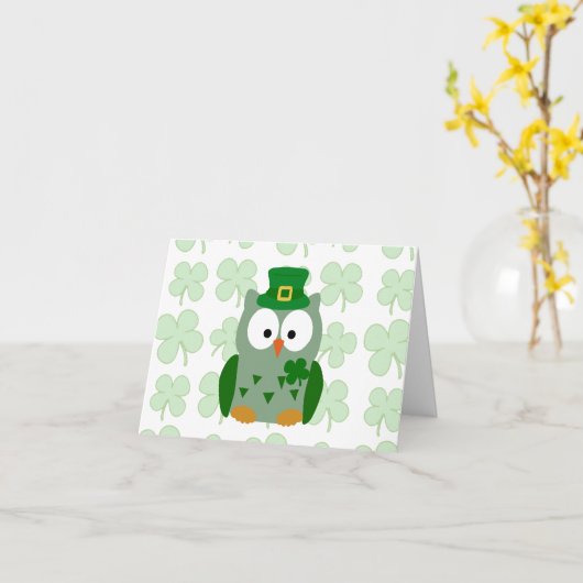 セントパトリックの昼行性のフクロウ カード (黄色い花)