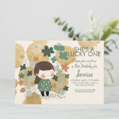 セントパトリックスラッキー誕生日ガールシャムロック金ゴールド 招待状 (スタンド正面)