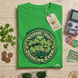 セントパトリックデーのおもしろTシャツ オフィシャルアイリッシュ・ドリンキングチーム Tシャツ