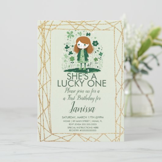 セントパトリック誕生日ガールシャームロックグリッターフレーム 招待状 (スタンド正面)