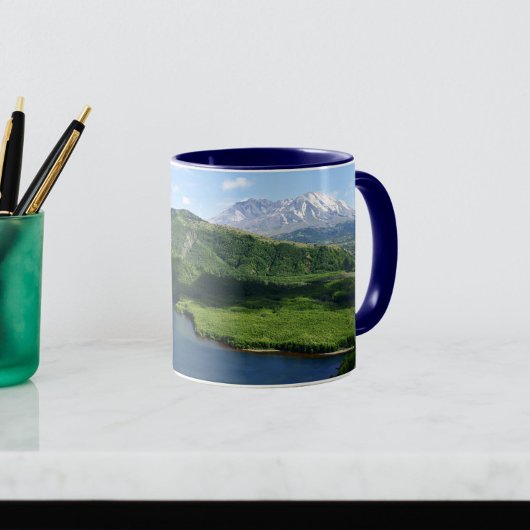 セントヘレンズ山コールドウォーター湖の風景 マグカップ