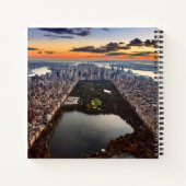 セントラルパークの日没の空の眺め ノートブック (裏面)