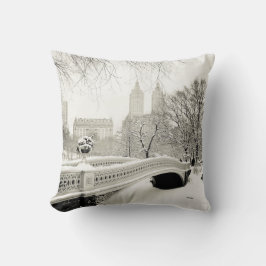 セントラル・パークの冬-弓橋の雪 クッション