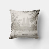 セントラル・パーク-美しい冬の雪 クッション (裏面)