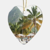 セントルシアのPitonsの近くのビーチの日曜日のベッド セラミックオーナメント (左)