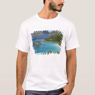 セント·ジョンの道路から見たキャネル湾の景色 Tシャツ