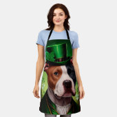 セント・パトリックの日にアメリカの（犬）スタッフォード犬 エプロン (着用した状態)