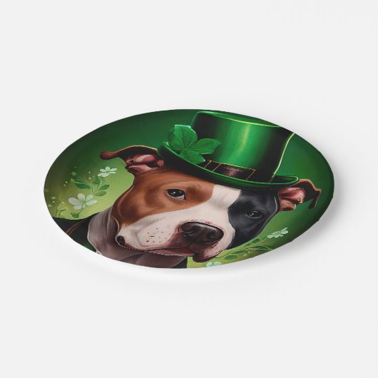 セント・パトリックの日にアメリカの(犬)スタッフォード犬 ペーパープレート (アングル)