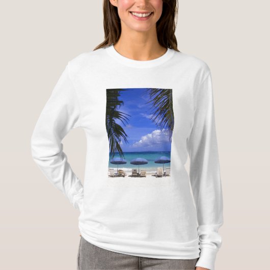 セント・マーチン島のカリブ海のビーチの傘 Tシャツ (正面)