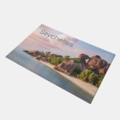 セーシェルラディグヴィンテージサンセットホリデーギフト ドアマット (アングル)