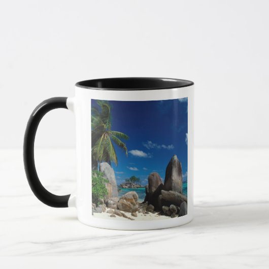 セーシェル、マヘ島、アンスロワイヤルビーチ マグカップ (左)
