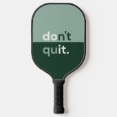 セージとダークグリーンモダンモノグラム ピックルボールラケット (正面)