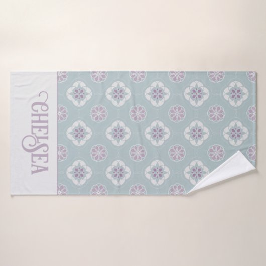 セージの対称ピンクの花タイル模様 バスタオル (バスタオル)