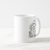 セージカラーの母と子のシルエット マントラ コーヒーマグカップ (正面右)