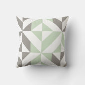 セージグリーンおよび銀製の幾何学的なジグザグ形 クッション (裏面)