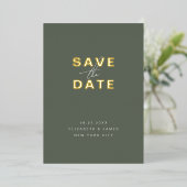 セージグリーンとゴールドのミニマルな結婚式のSave The Date 箔招待状 (立ち正面)
