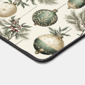 セージグリーンと金ゴールドクリスマスオーナメント デスクマット (コーナー)