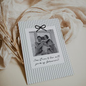 セージグリーンのストライプ柄の名付け親提案カード 招待状