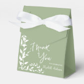 セージグリーンの植物の葉を使ったブライダルシャワー フェイバーボックス (正面サイド)