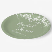 セージグリーンの植物の葉を使ったブライダルシャワー ペーパープレート (アングル)